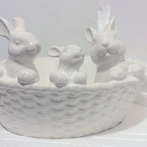 New with Tags- Pottery Barn Bunny Trio Basket Large Serving Bowl -  White NIB #2 - Picture 3 of 14
